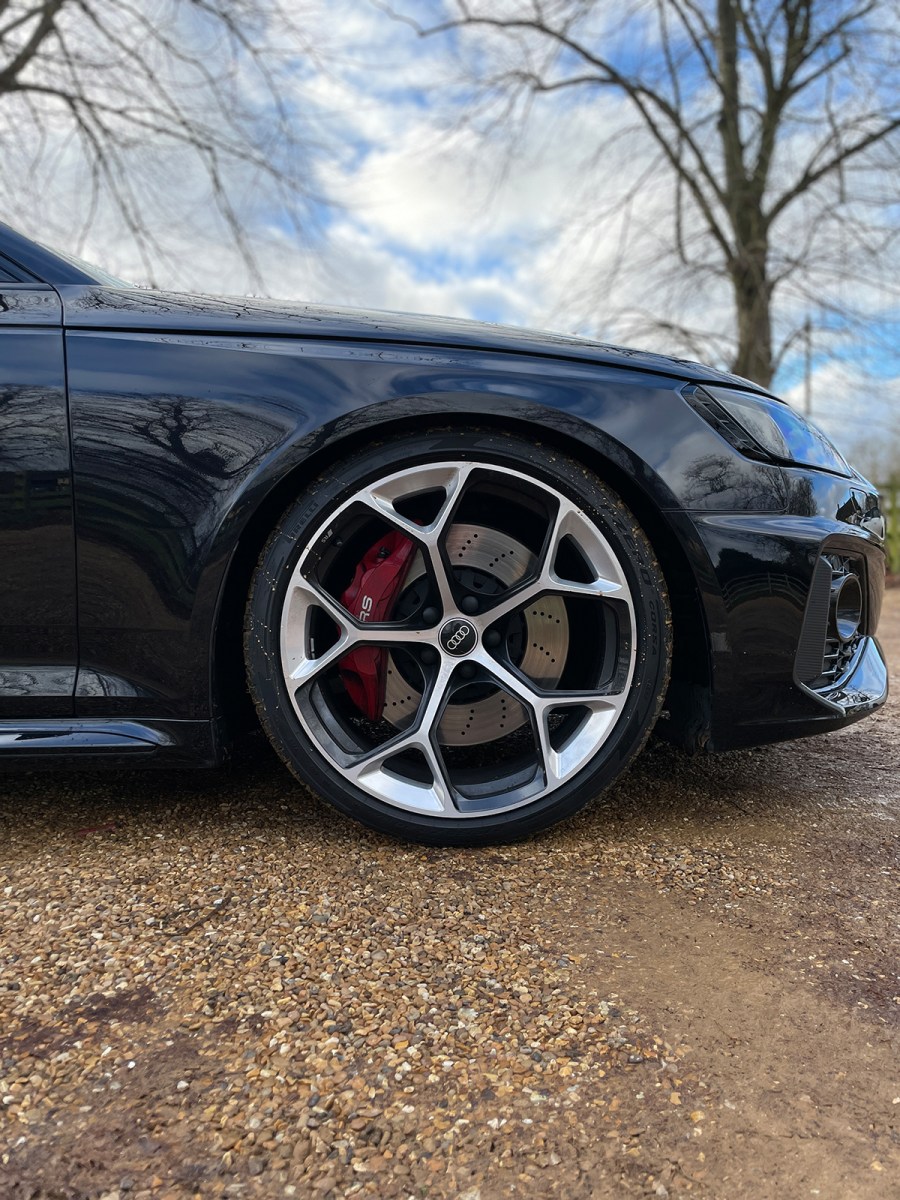 Wheels on Audi RS4 Competition