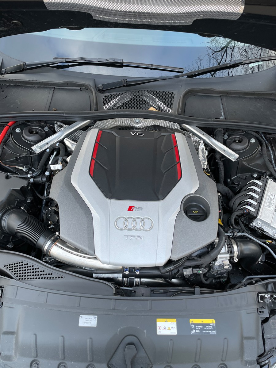 Audi RS4 Competition engine shot