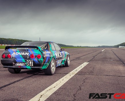 R32 GT-R on air strip