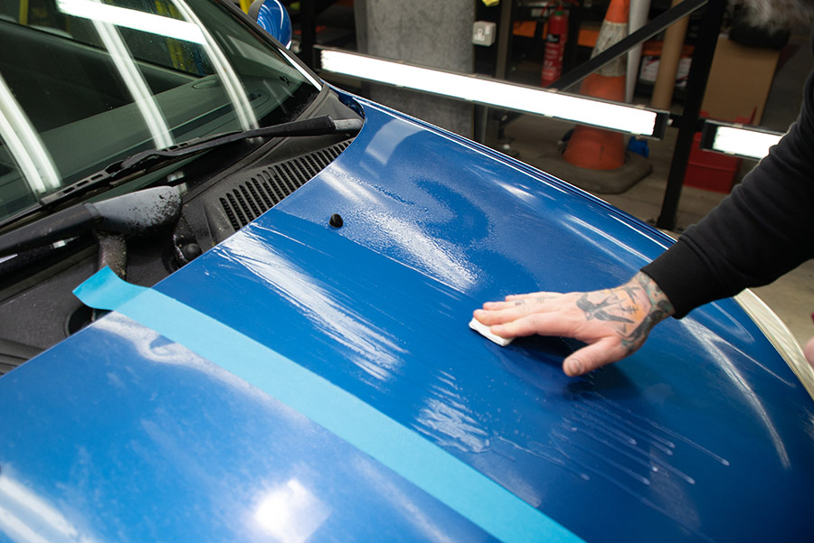 Using lubricant to help the clay bar