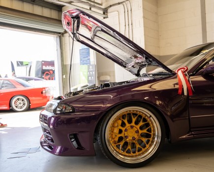 An R32 with a rosette.