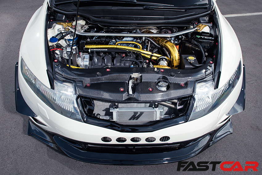 Turbocharged Honda Civic Type R FN2 with engine on show